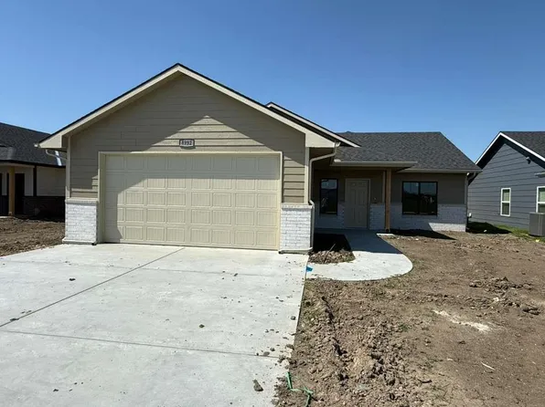 8992 E Forbes Ct, Wichita, KS 67220