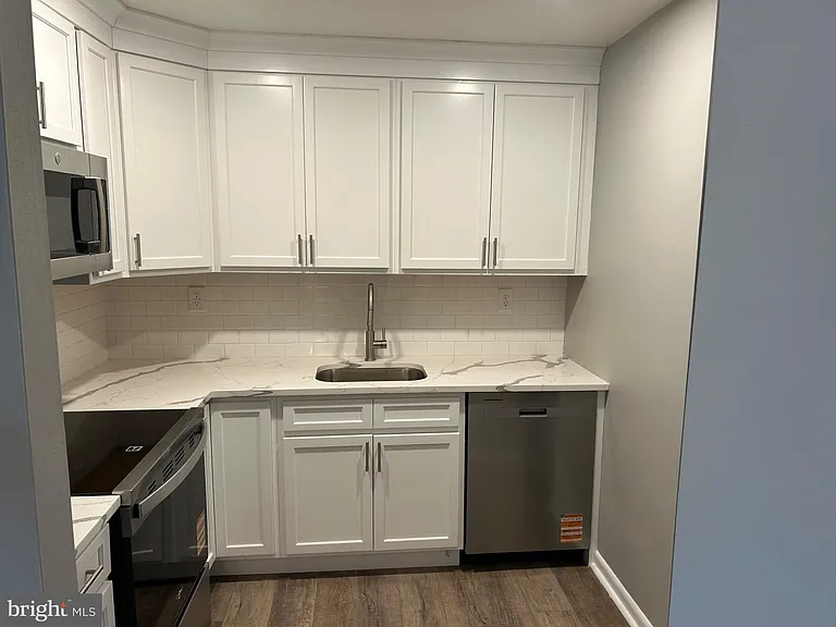 839 Garrett Ln — Photo 20