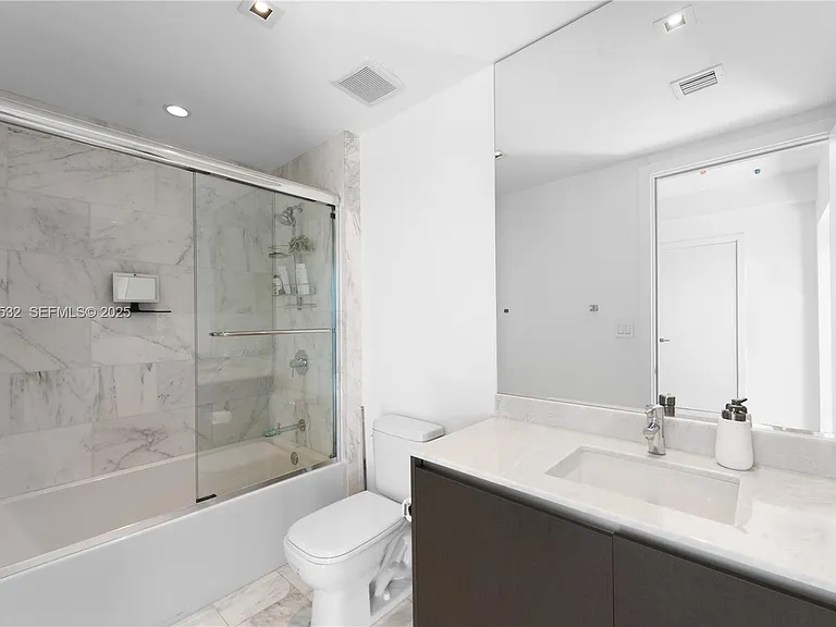 1451 Brickell Ave #4002 — Photo 5