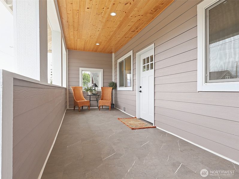 5th image of 1010 Randall Street