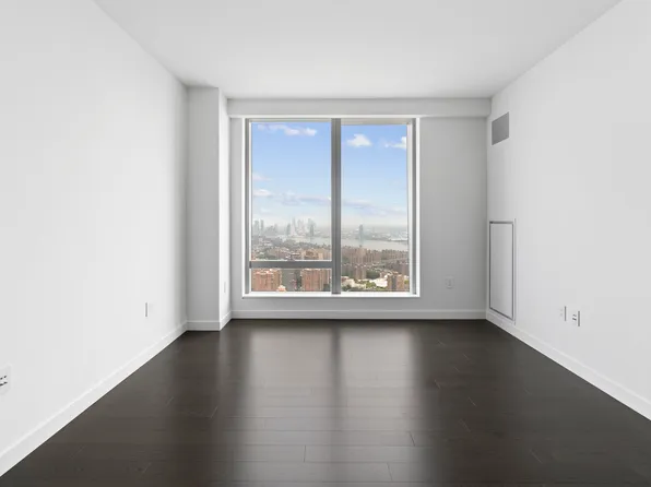 252 South Street image 1 of 6