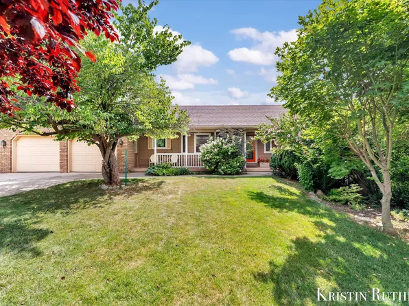 6838 Rollingview Dr, Hudsonville, MI 49426