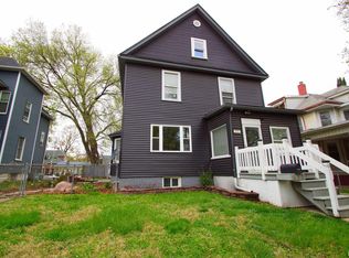 437 39th St, Moline, IL 61265