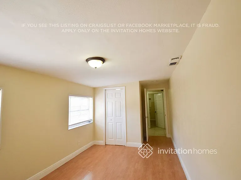 2751 N 66th Ave — Photo 7