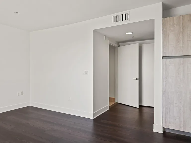 Master linen and entry