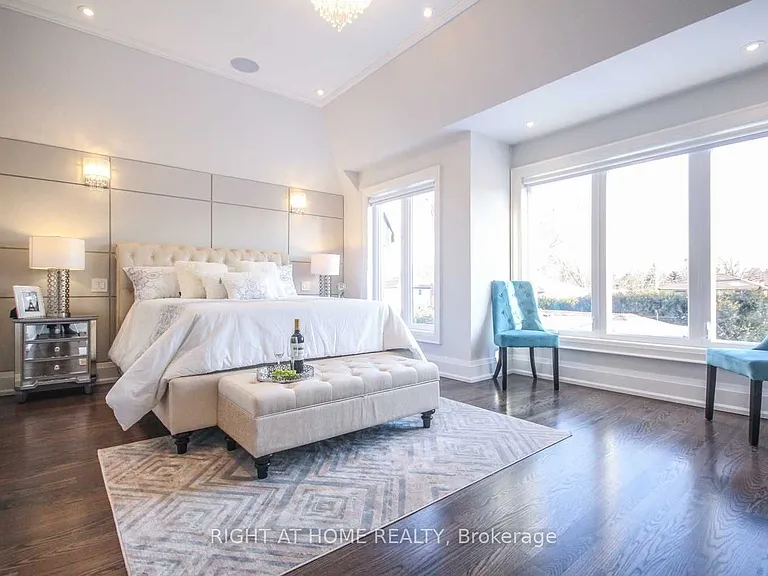 289 Connaught Ave — Photo 13
