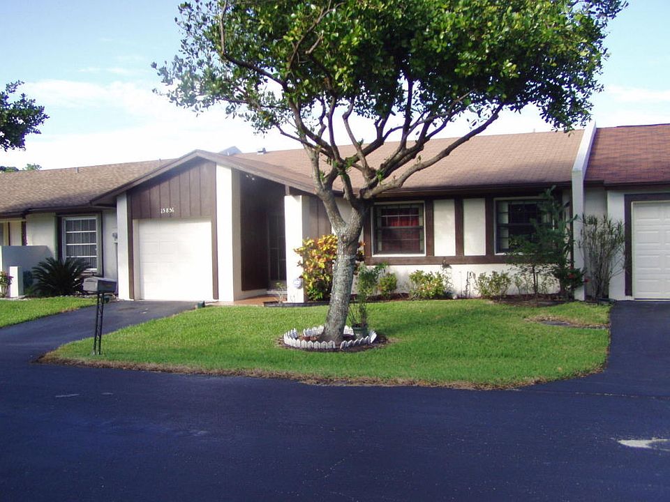1st image of 15856 Laurel Oak Cir