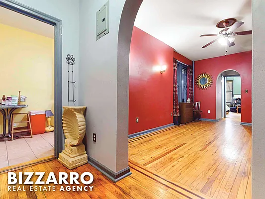 Sold by Bizzarro Agency | media 9