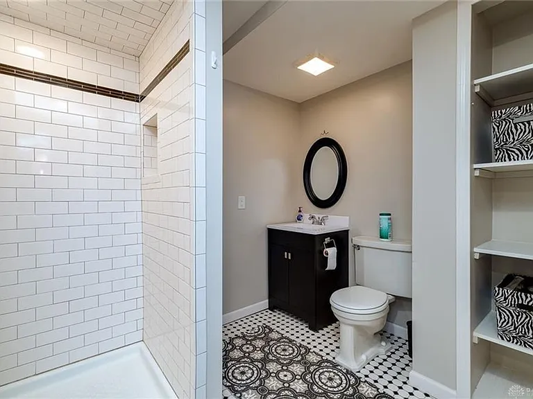 314 Beverly Pl — Photo 28