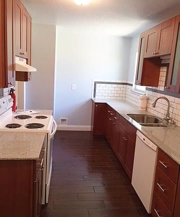 2nd image of 811 Tarrant Dr