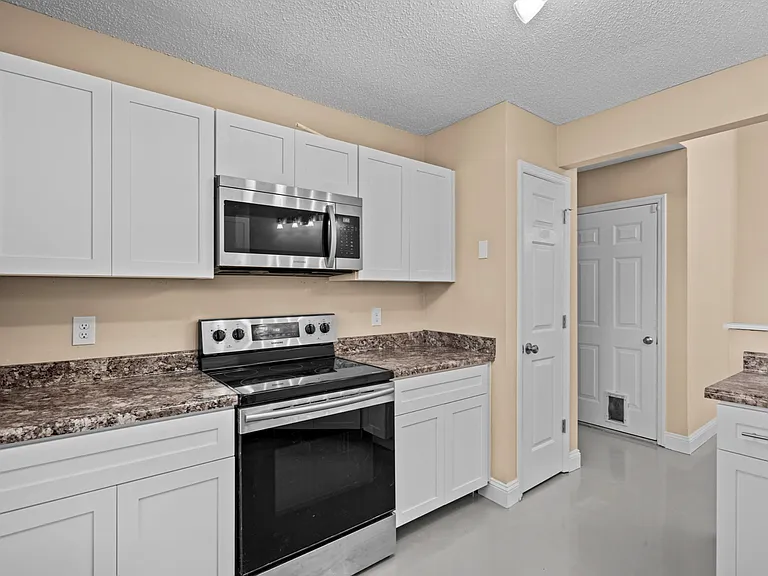 1160 Shipyard Blvd — Photo 8
