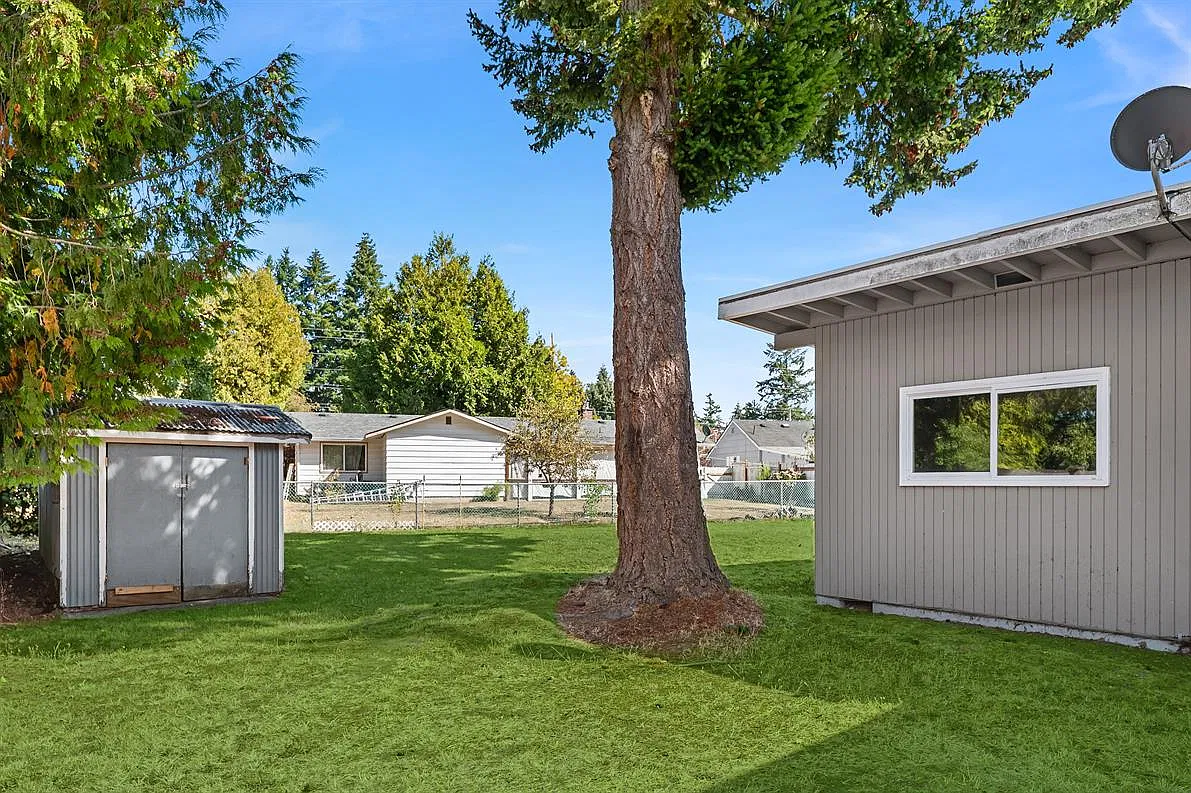3 bed, 920 sqft, $2,450 — Photo 3