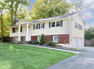 6 Bruce Ct, Montebello, NY 10901