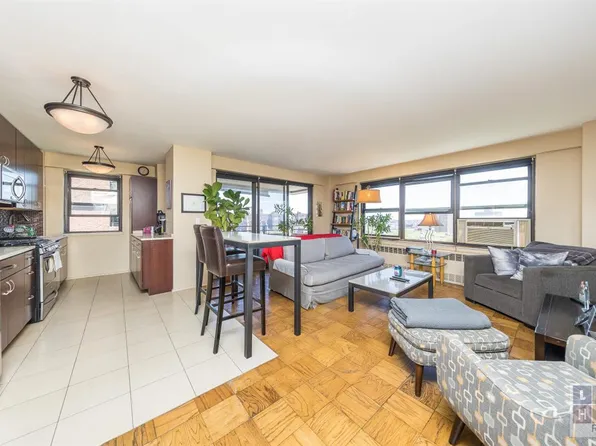 264 East Broadway image 1 of 11