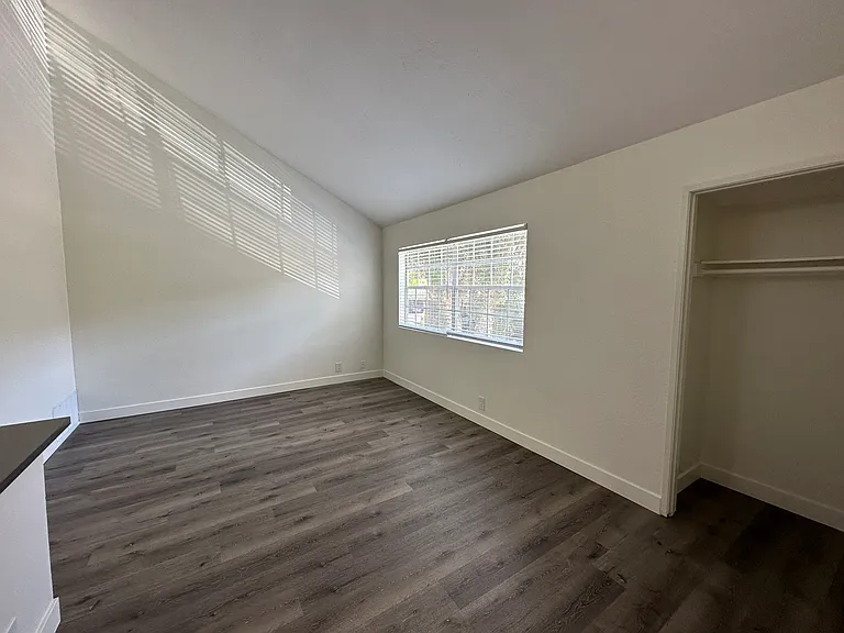 Scripps Landing Apartment Homes — Photo 42