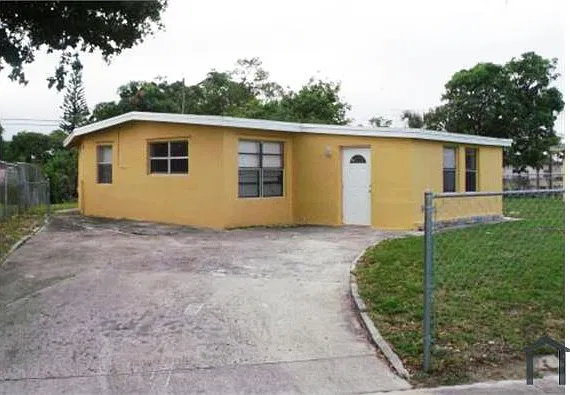 3 bed, $2,500 — Photo 2