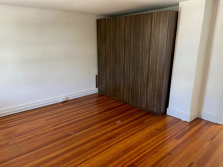 227 Warren St #2 — Photo 10