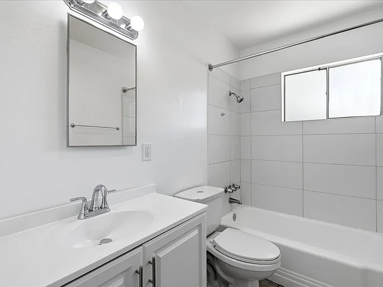 511 S. Desert View Drive — Photo 11