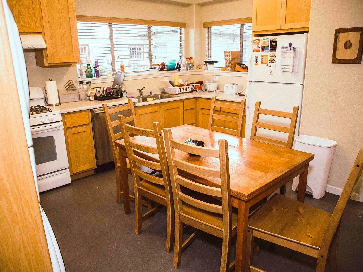 6 bed, 1702 sqft, $1,130 — Photo 3