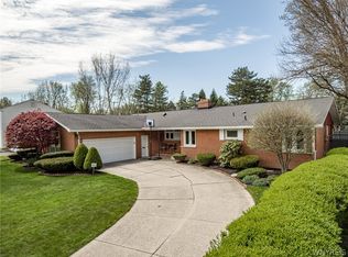 100 Hunters Ln, Williamsville, NY 14221