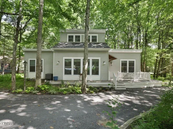 125 Gaskin Dr, Lords Valley, PA 18428