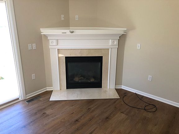 3rd image of 585 Birch Hill Dr Unit 7