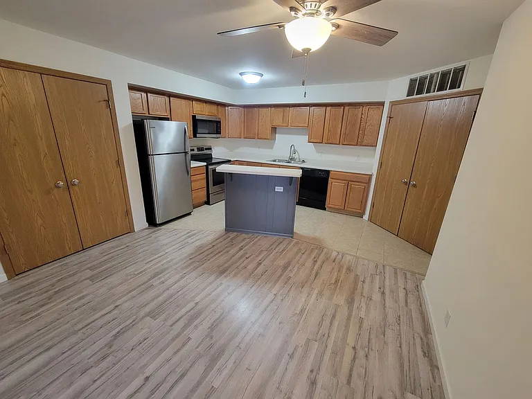 Hidden Oaks Apartments — Photo 10