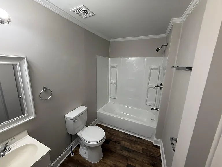 421 Carolina Ave — Photo 2