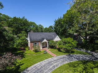 1065 Lone Tree Rd, Elm Grove, WI 53122