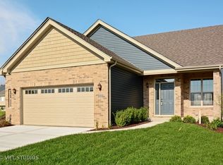 16348 Siegel Dr, Crest Hill, IL 60403