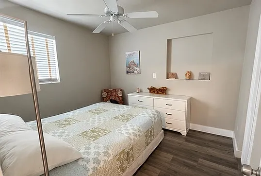 3103 Saxon Dr — Photo 32