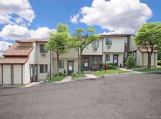 12 Santangelo Ter #12, Derby, CT 06418