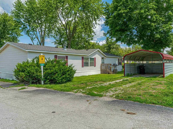 904 21st St #11, Lincoln, IL 62656