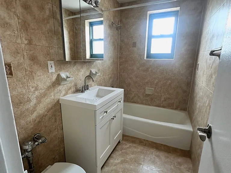 210 Atlantic Ave #B4B — Photo 12