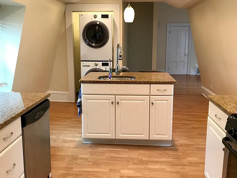 674 Main St — Photo 9