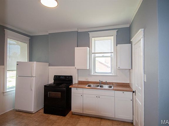 2nd image of 3721 Iowa Ave