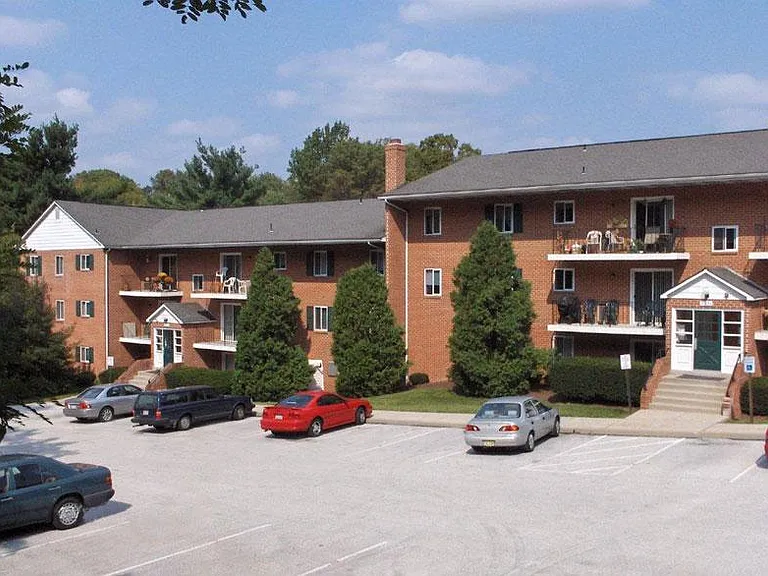 Ridgewood Apartments — Photo 17