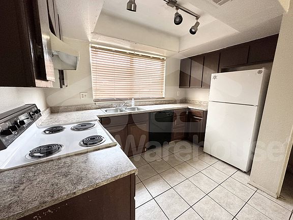 4th image of 1554 W Sahuaro Dr Unit 2