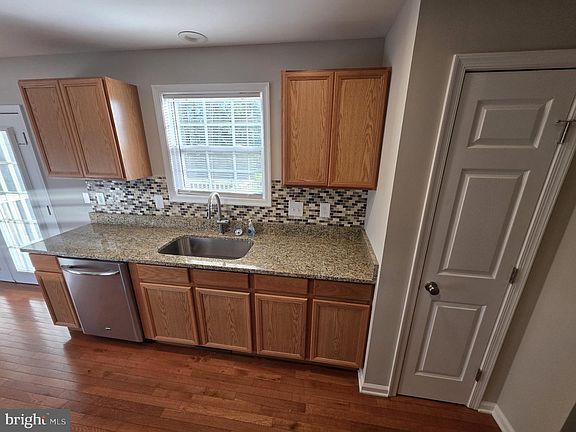 2nd image of 412 Ford Cir