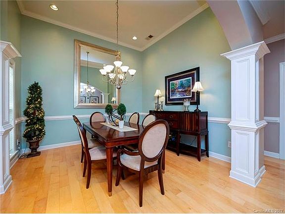 3rd image of 109 Buckthorn Ct