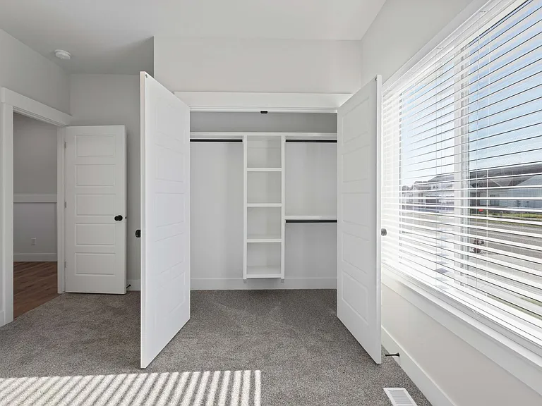 656 Jeanine Dr — Photo 40