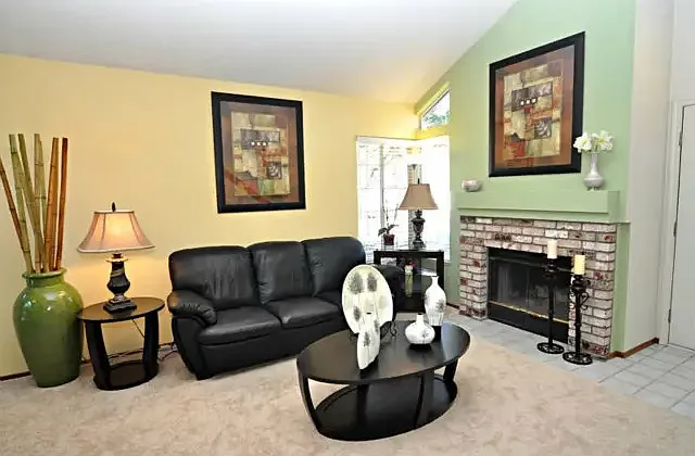 684 Costigan Cir — Photo 1