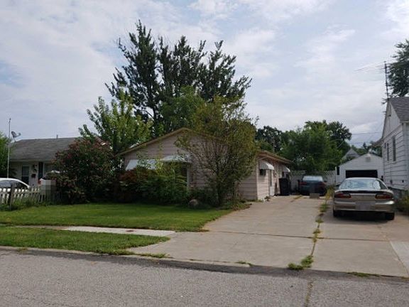 3rd image of 124 Fairlawn Ave