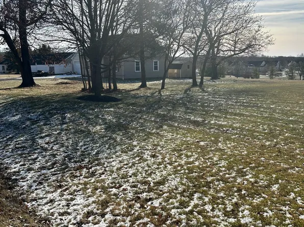 1283 Saint Pauls Church Rd, Pennsburg, PA 18073