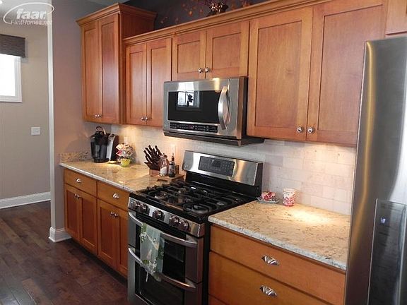3rd image of 3450 Cottage Cove Dr