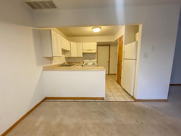 4th image of 4261 Oaktree Dr