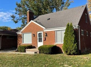 21353 Littlestone Rd, Harper Woods, MI 48225