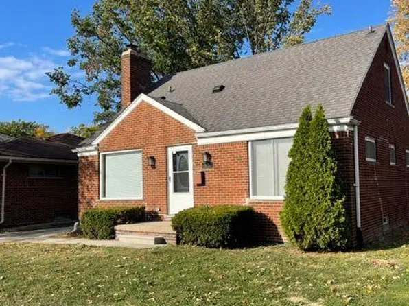 21353 Littlestone Rd, Harper Woods, MI 48225