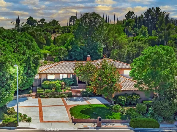22548 Waterbury St, Woodland Hills, CA 91364