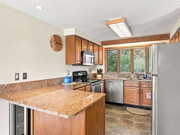 5th image of 1 Gables Drive Unit A